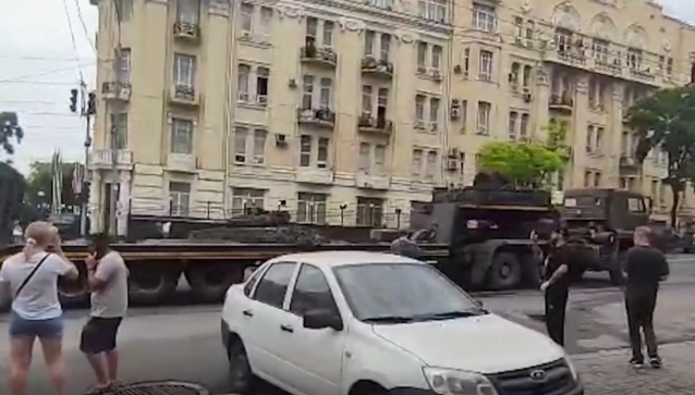 Photo of video | Primul oraş din Rusia ocupat de Wagner: Vehicule militare pe străzile din Rostov pe Don